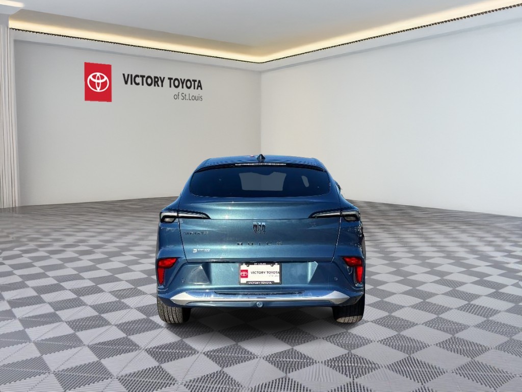 Buick Envista Vehicle Full-screen Gallery Image 04