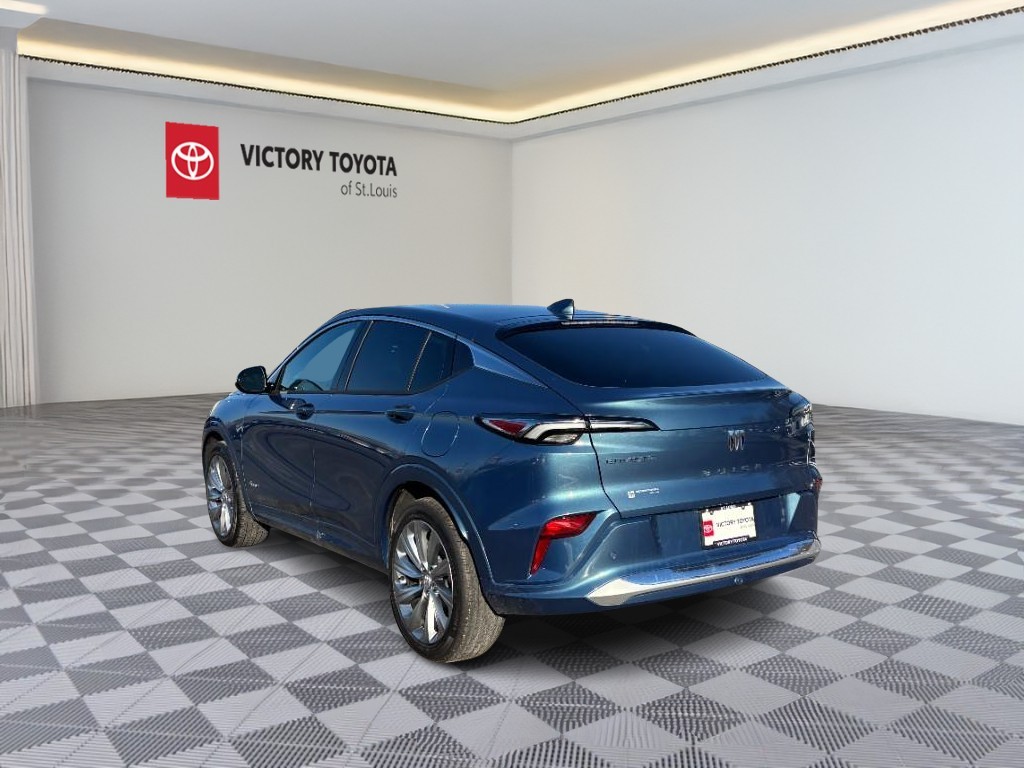 Buick Envista Vehicle Full-screen Gallery Image 06