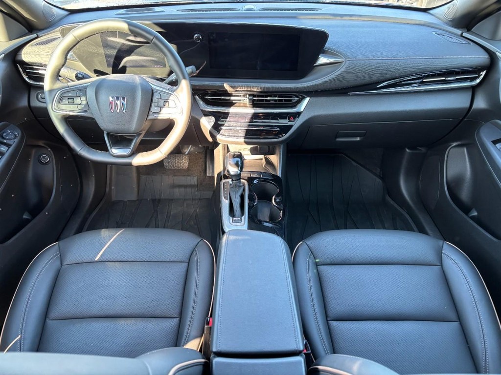 Buick Envista Vehicle Full-screen Gallery Image 12