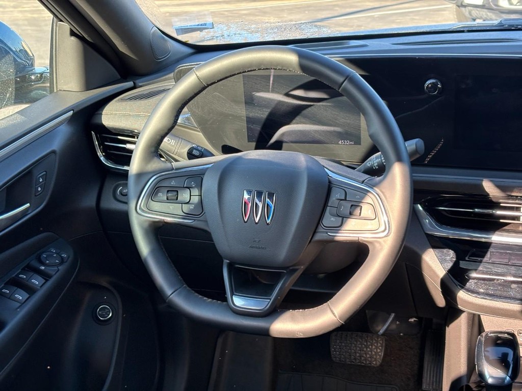 Buick Envista Vehicle Full-screen Gallery Image 13