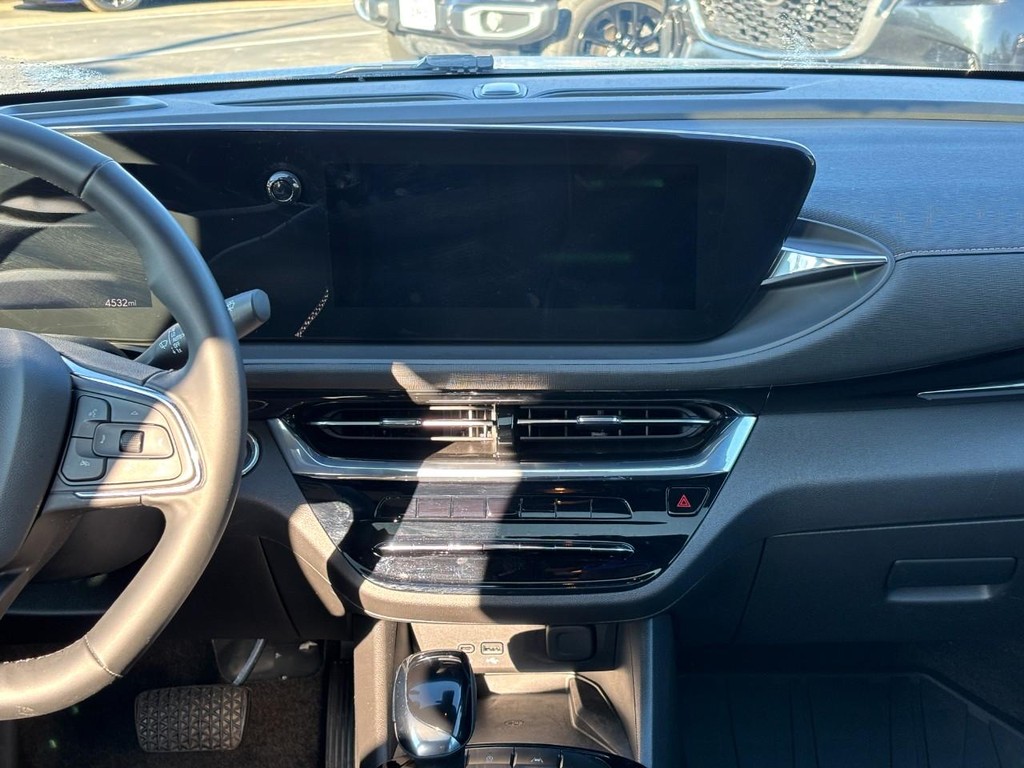 Buick Envista Vehicle Full-screen Gallery Image 14