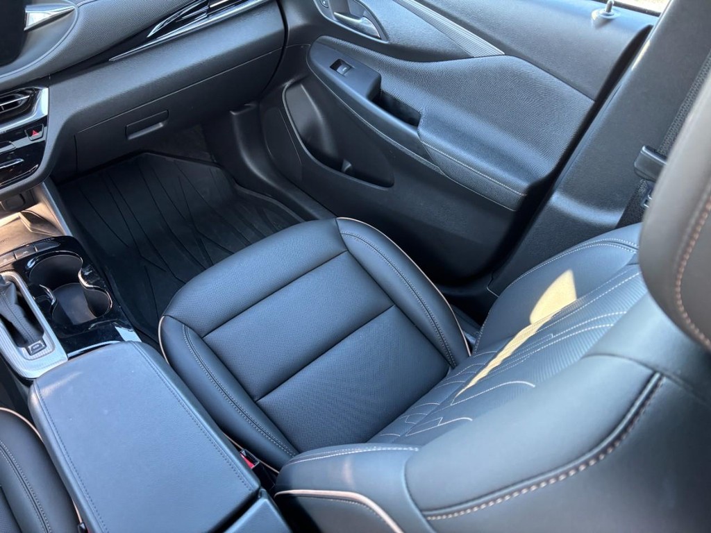 Buick Envista Vehicle Full-screen Gallery Image 15