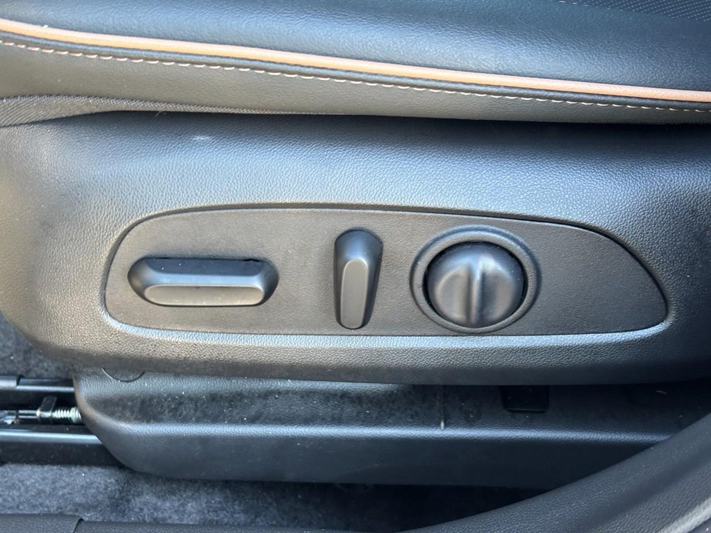 Buick Envista Vehicle Full-screen Gallery Image 16