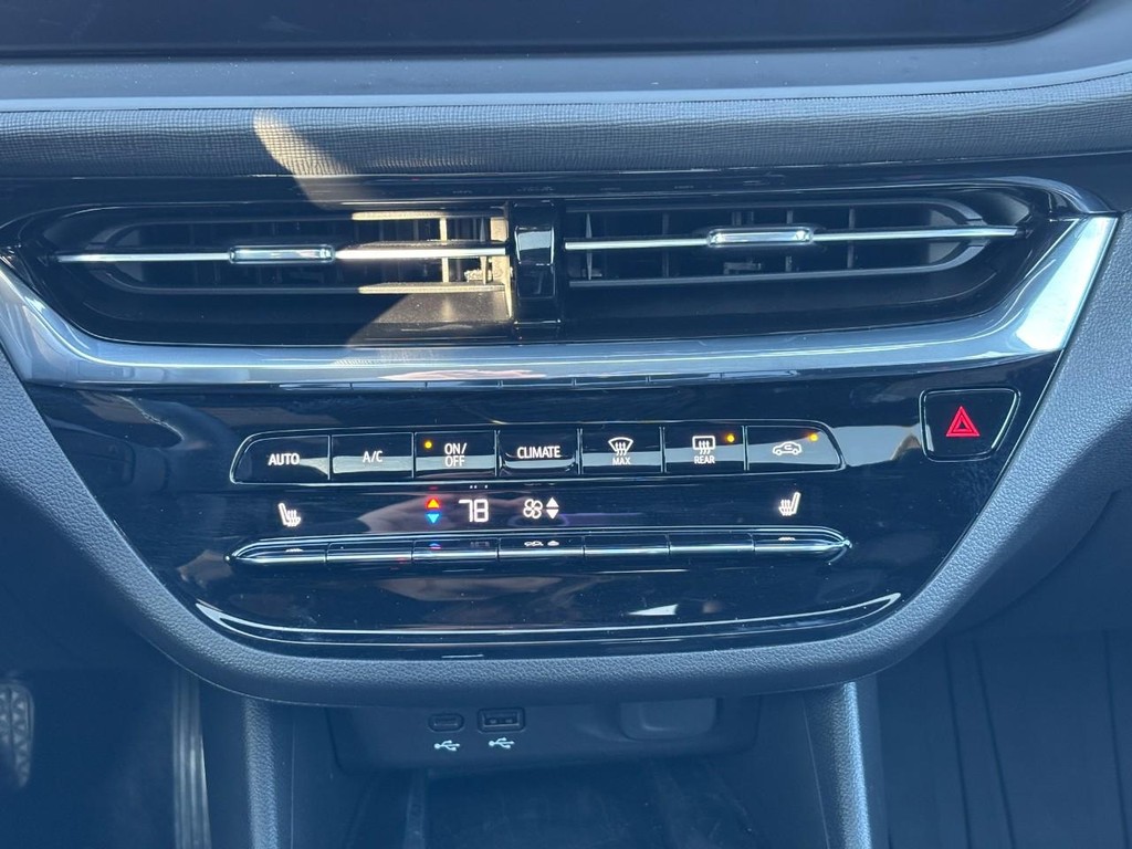 Buick Envista Vehicle Full-screen Gallery Image 25