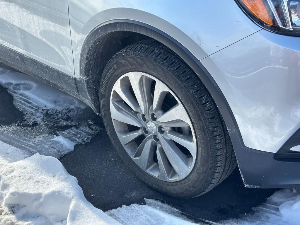 Buick Encore Vehicle Full-screen Gallery Image 04