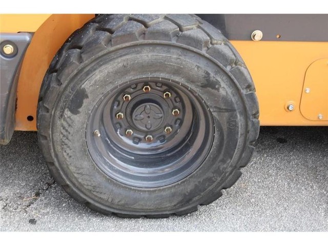 Case SV340 Vehicle Full-screen Gallery Image 06