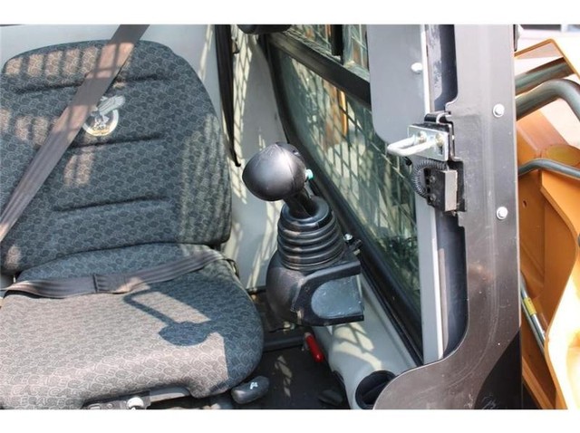 Case SV340 Vehicle Full-screen Gallery Image 14