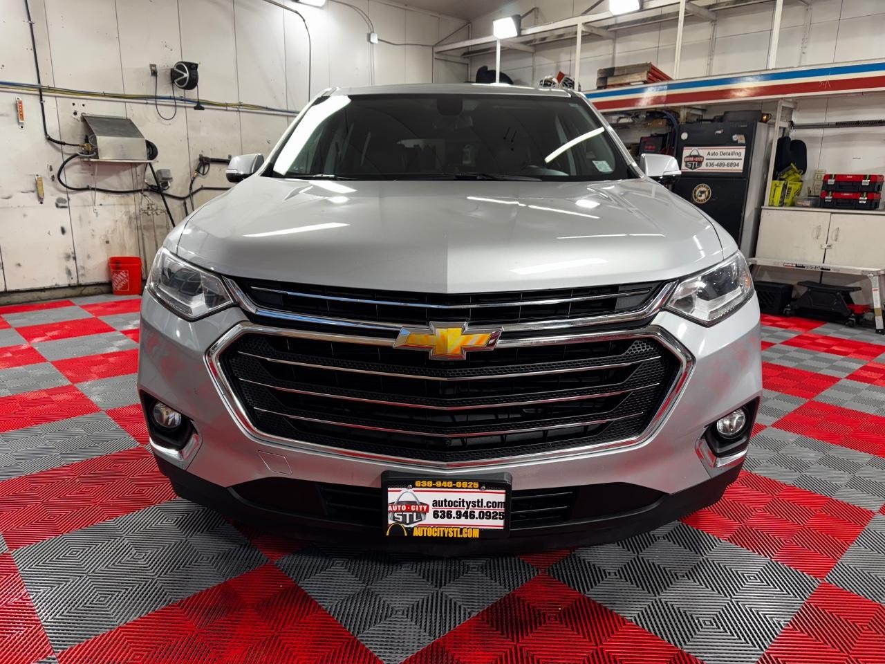 Chevrolet Traverse Vehicle Full-screen Gallery Image 02