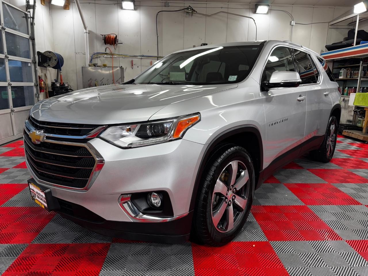 Chevrolet Traverse Vehicle Full-screen Gallery Image 03