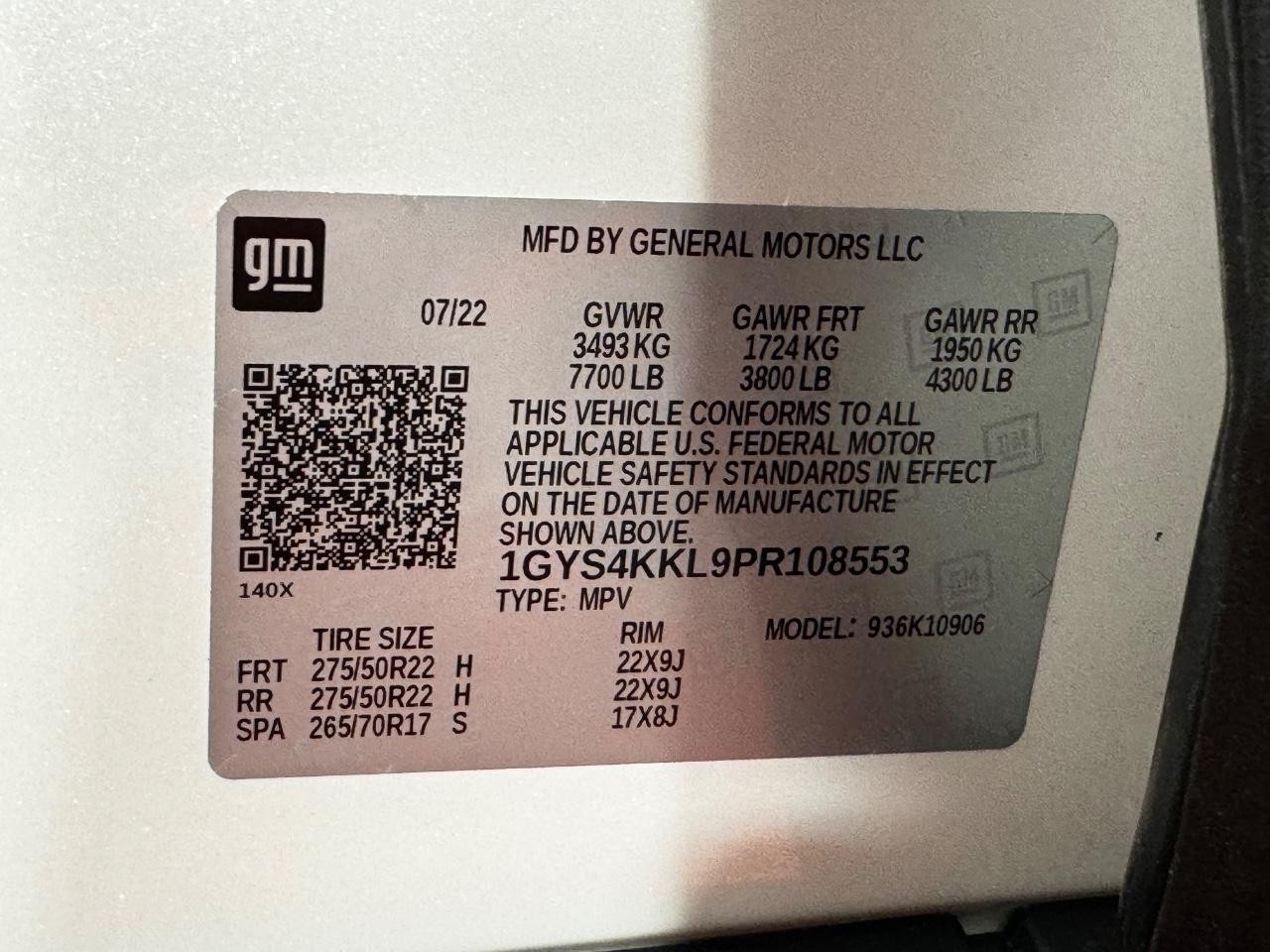 Cadillac Escalade ESV Vehicle Full-screen Gallery Image 32