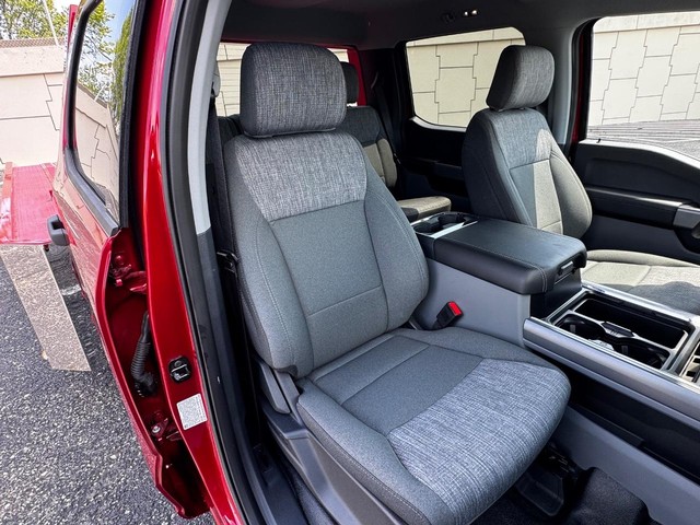 2024 Ford F-350 Super Duty Chassis Cab XLT - Photo 17