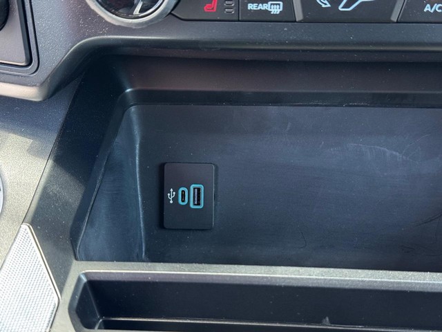 2024 Ford F-350 Super Duty Chassis Cab XLT - Photo 30