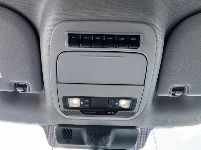 2024 Ford F-350 Super Duty Chassis Cab XLT - Photo 32