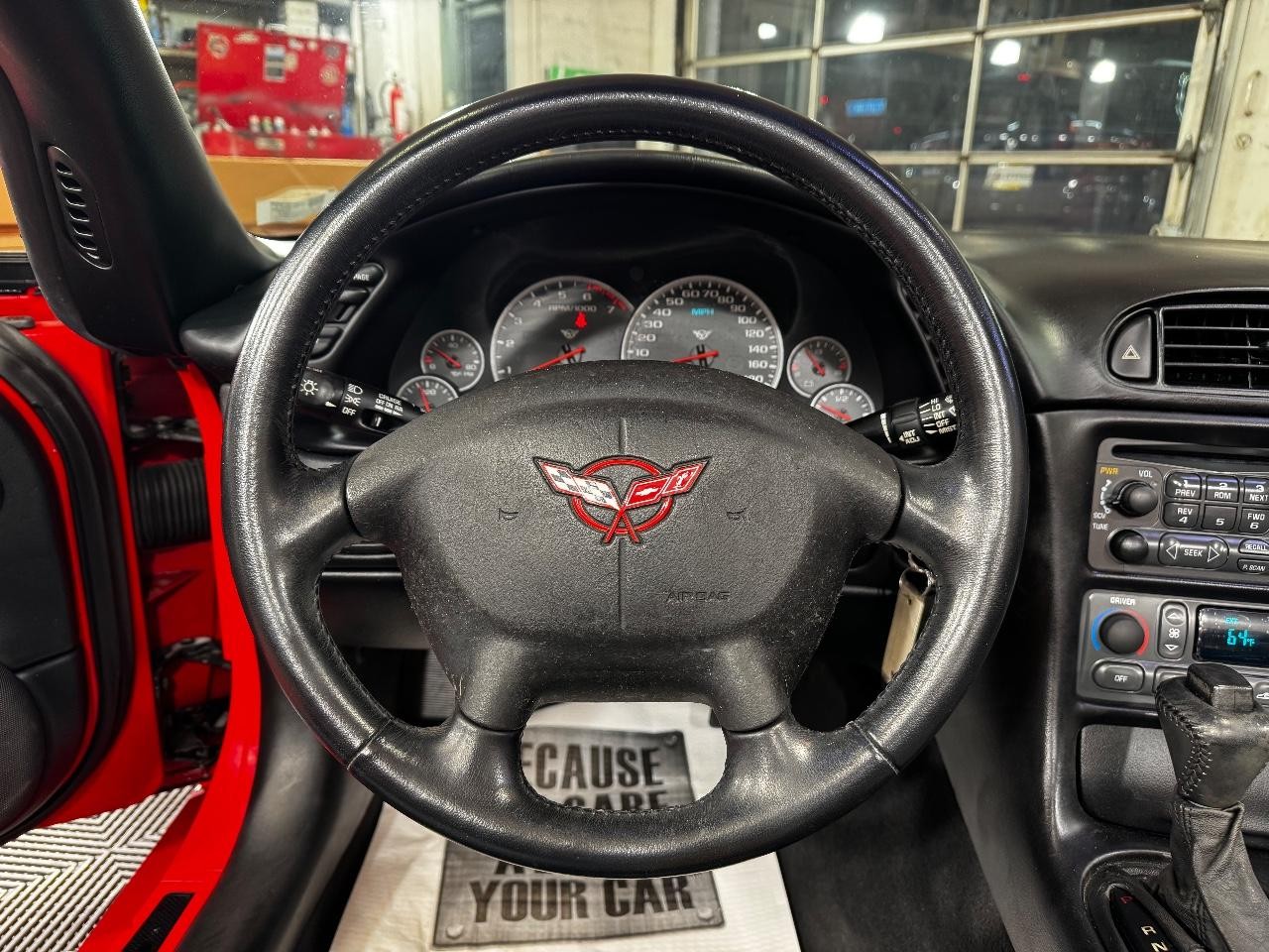 Chevrolet Corvette Vehicle Full-screen Gallery Image 11