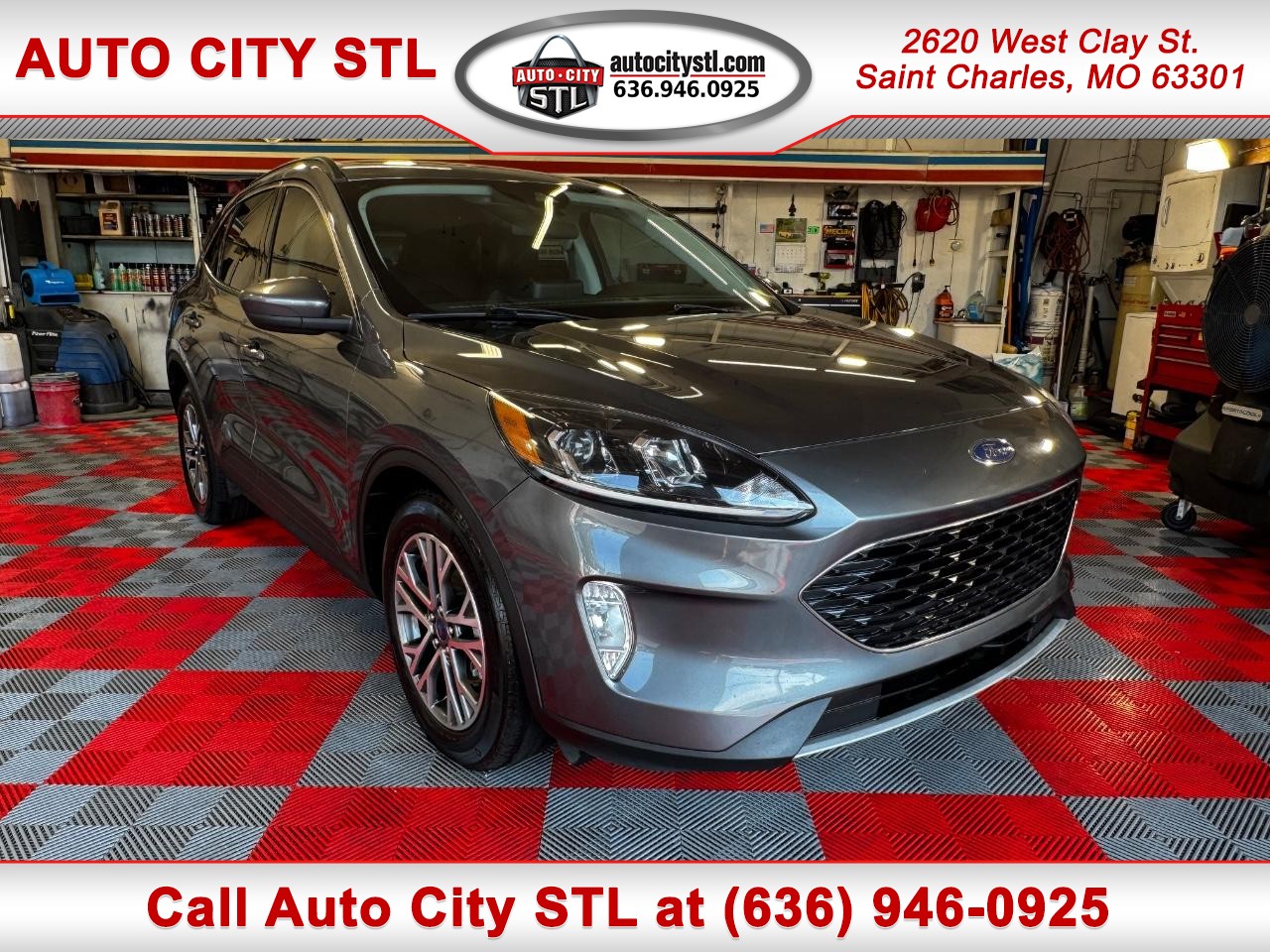 Ford Escape Vehicle Full-screen Gallery Image 01