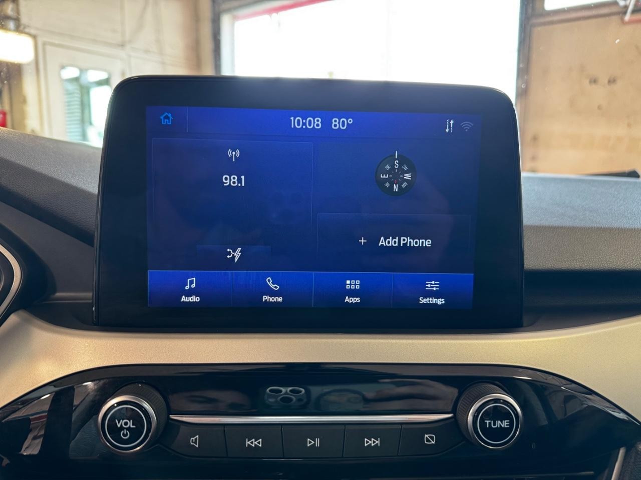 Ford Escape Vehicle Full-screen Gallery Image 20