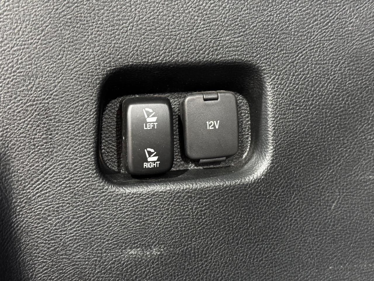 Ford Edge Vehicle Full-screen Gallery Image 12