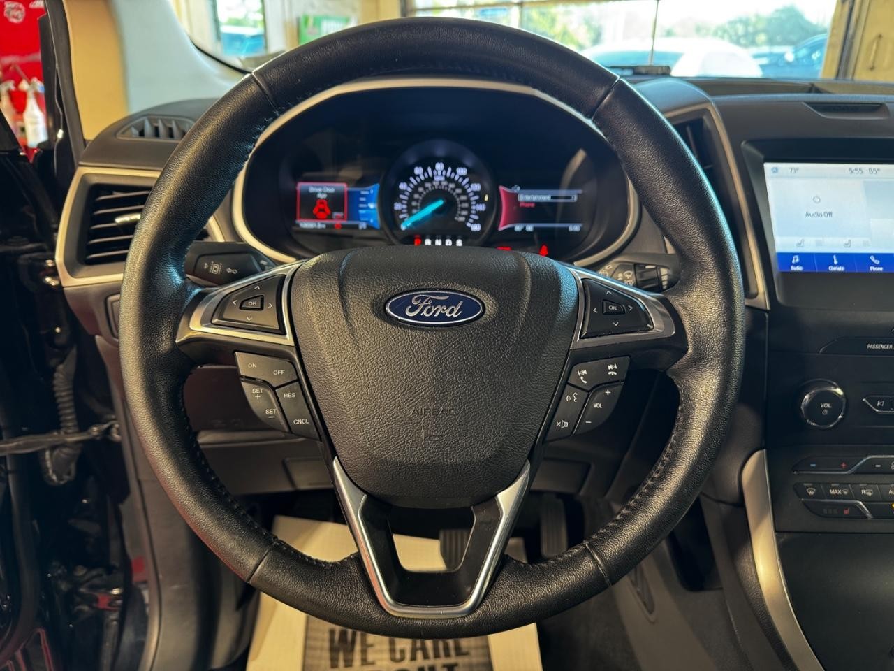 Ford Edge Vehicle Full-screen Gallery Image 18