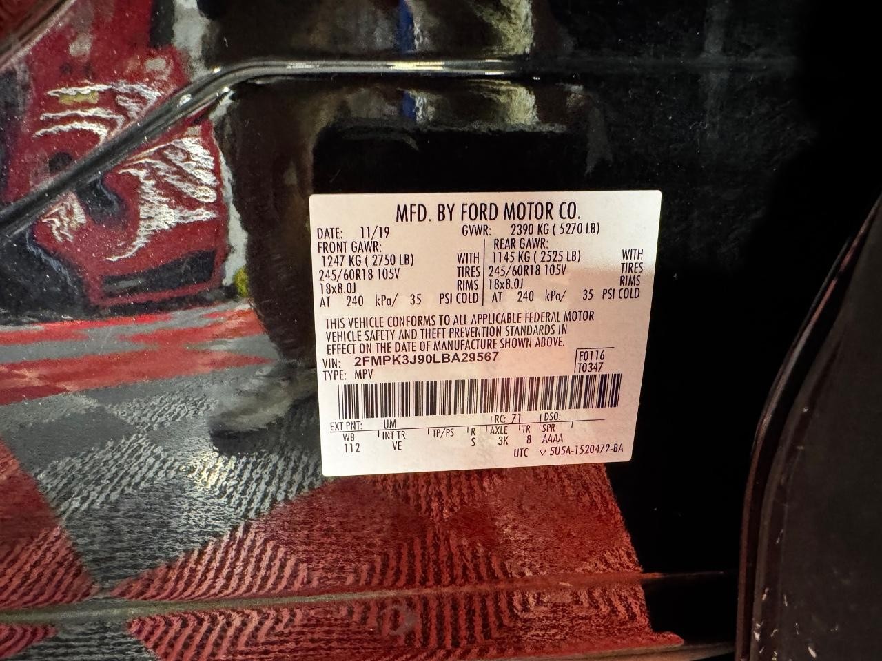 Ford Edge Vehicle Full-screen Gallery Image 24