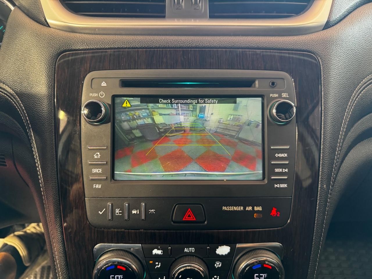 Chevrolet Traverse Vehicle Full-screen Gallery Image 27