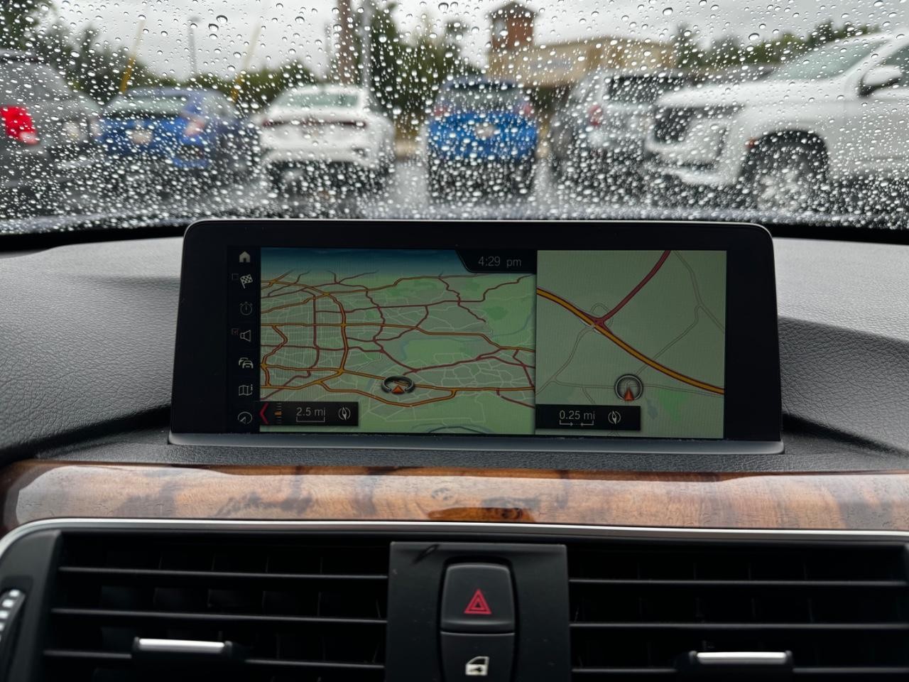 BMW 3 Series Vehicle Full-screen Gallery Image 20