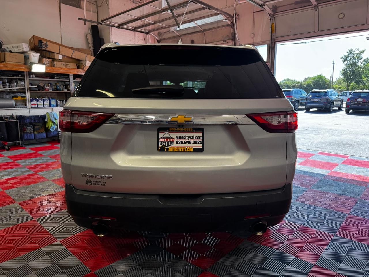 Chevrolet Traverse Vehicle Full-screen Gallery Image 06