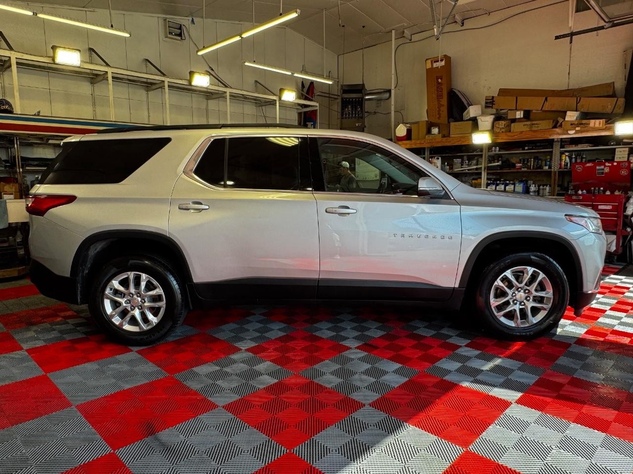 Chevrolet Traverse Vehicle Full-screen Gallery Image 08