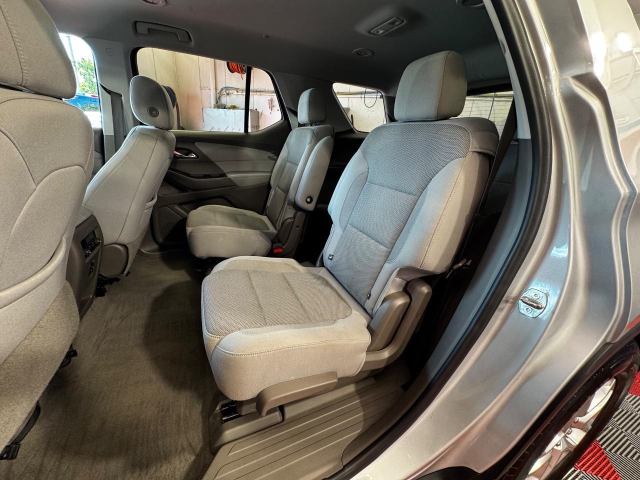 Chevrolet Traverse Vehicle Full-screen Gallery Image 13