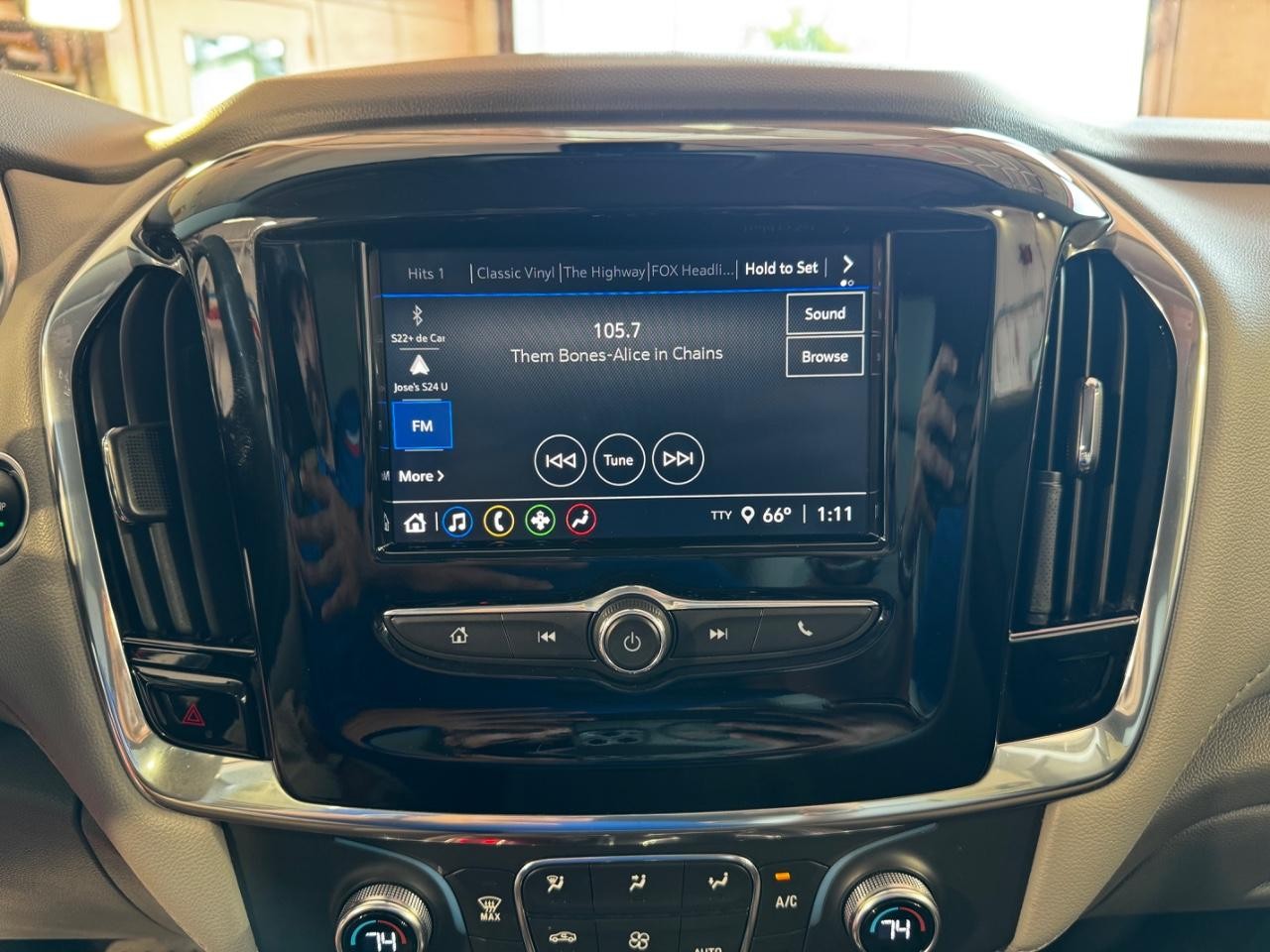 Chevrolet Traverse Vehicle Full-screen Gallery Image 20