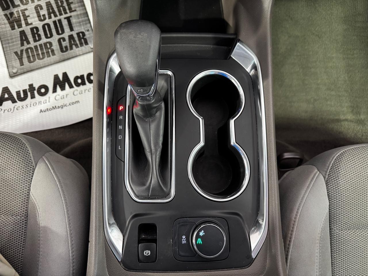 Chevrolet Traverse Vehicle Full-screen Gallery Image 23