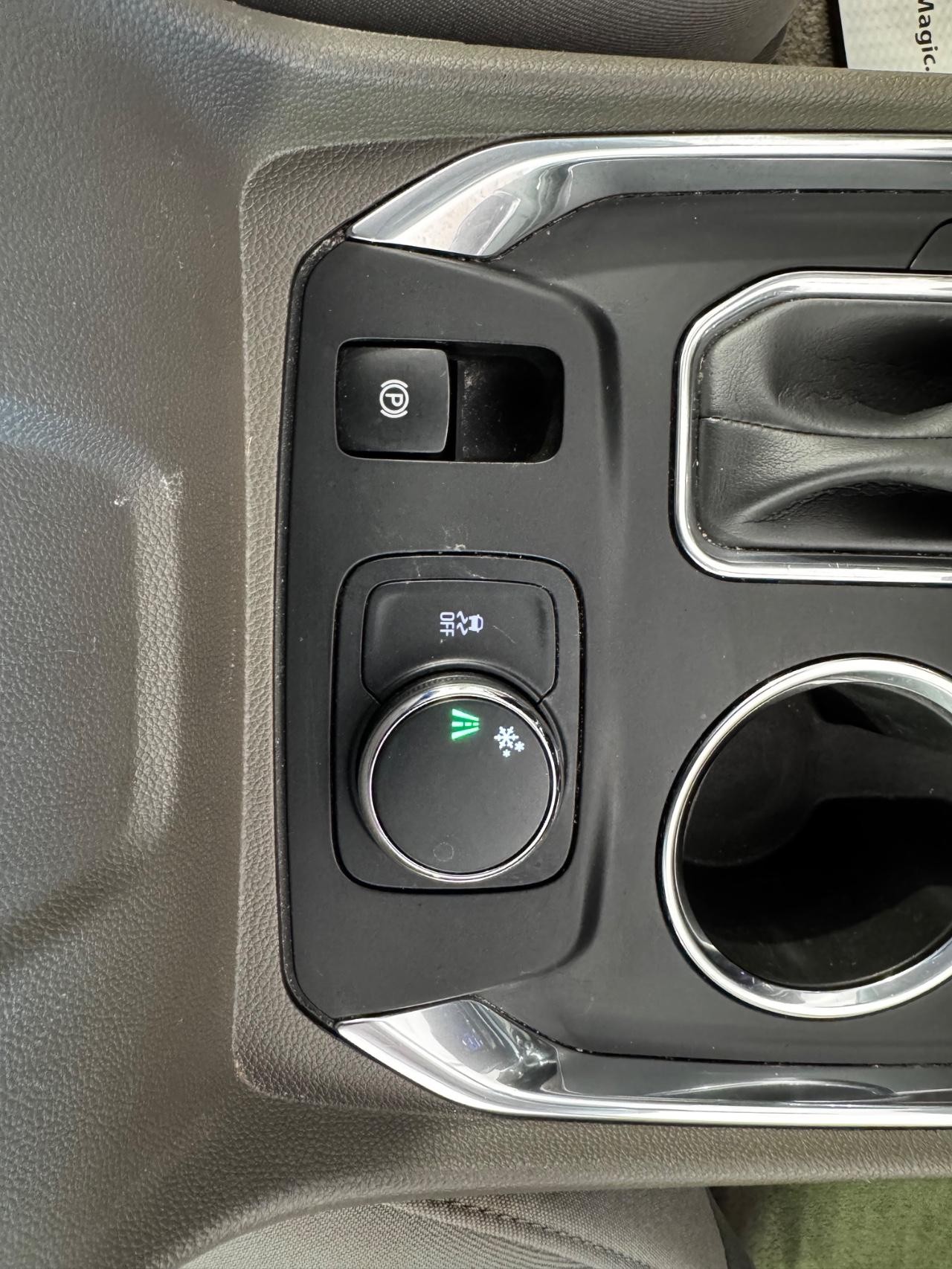 Chevrolet Traverse Vehicle Full-screen Gallery Image 24