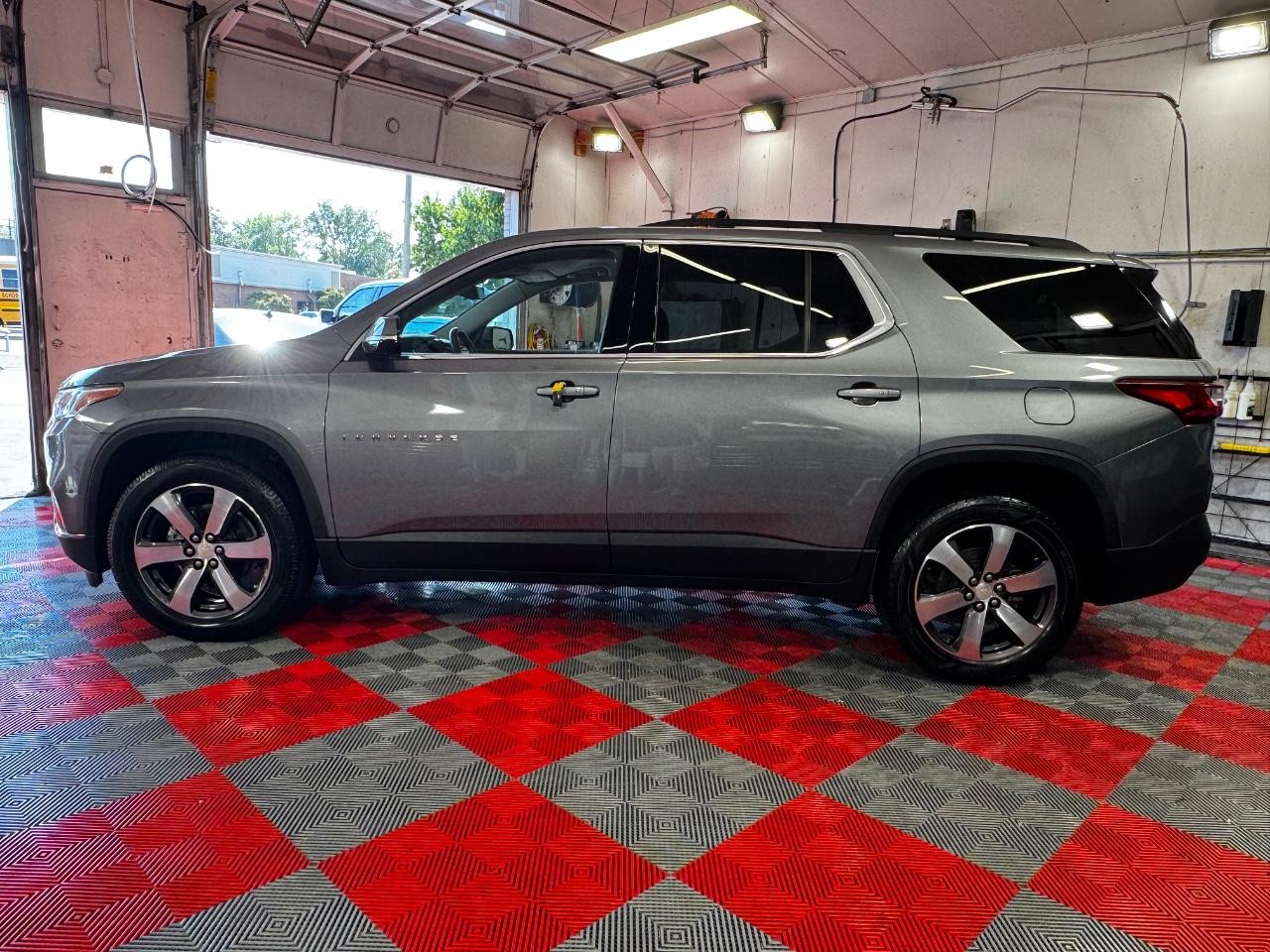 Chevrolet Traverse Vehicle Full-screen Gallery Image 04