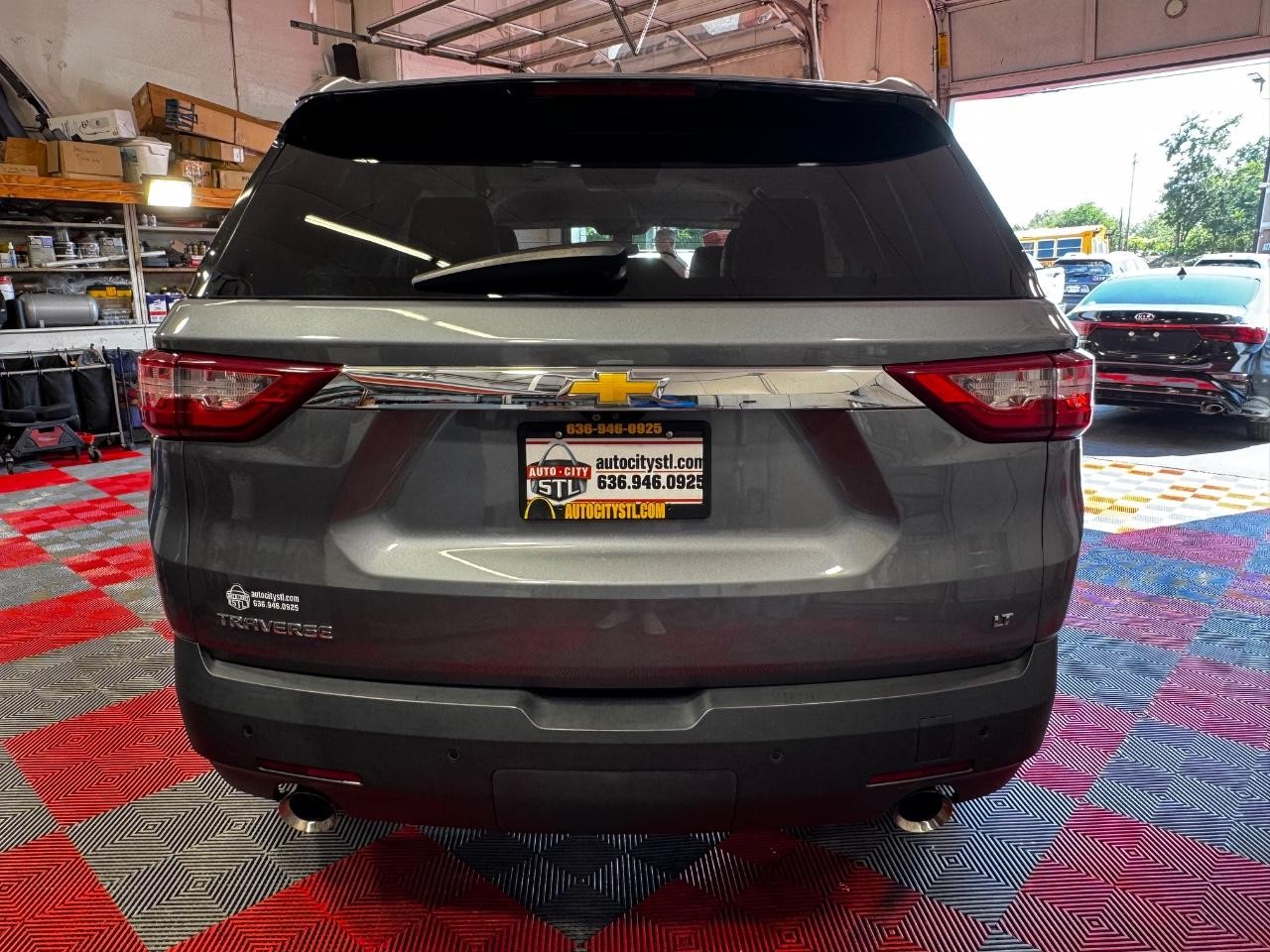 Chevrolet Traverse Vehicle Full-screen Gallery Image 06