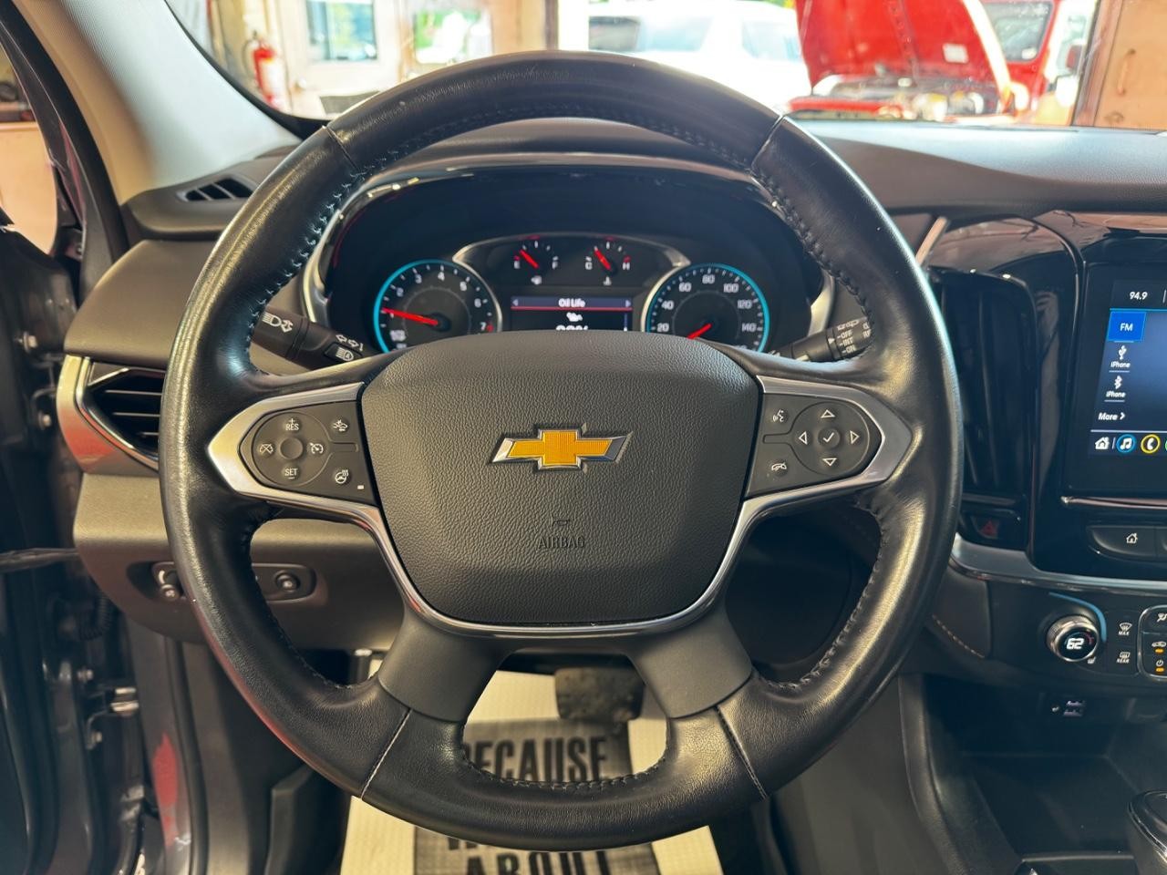 Chevrolet Traverse Vehicle Full-screen Gallery Image 18