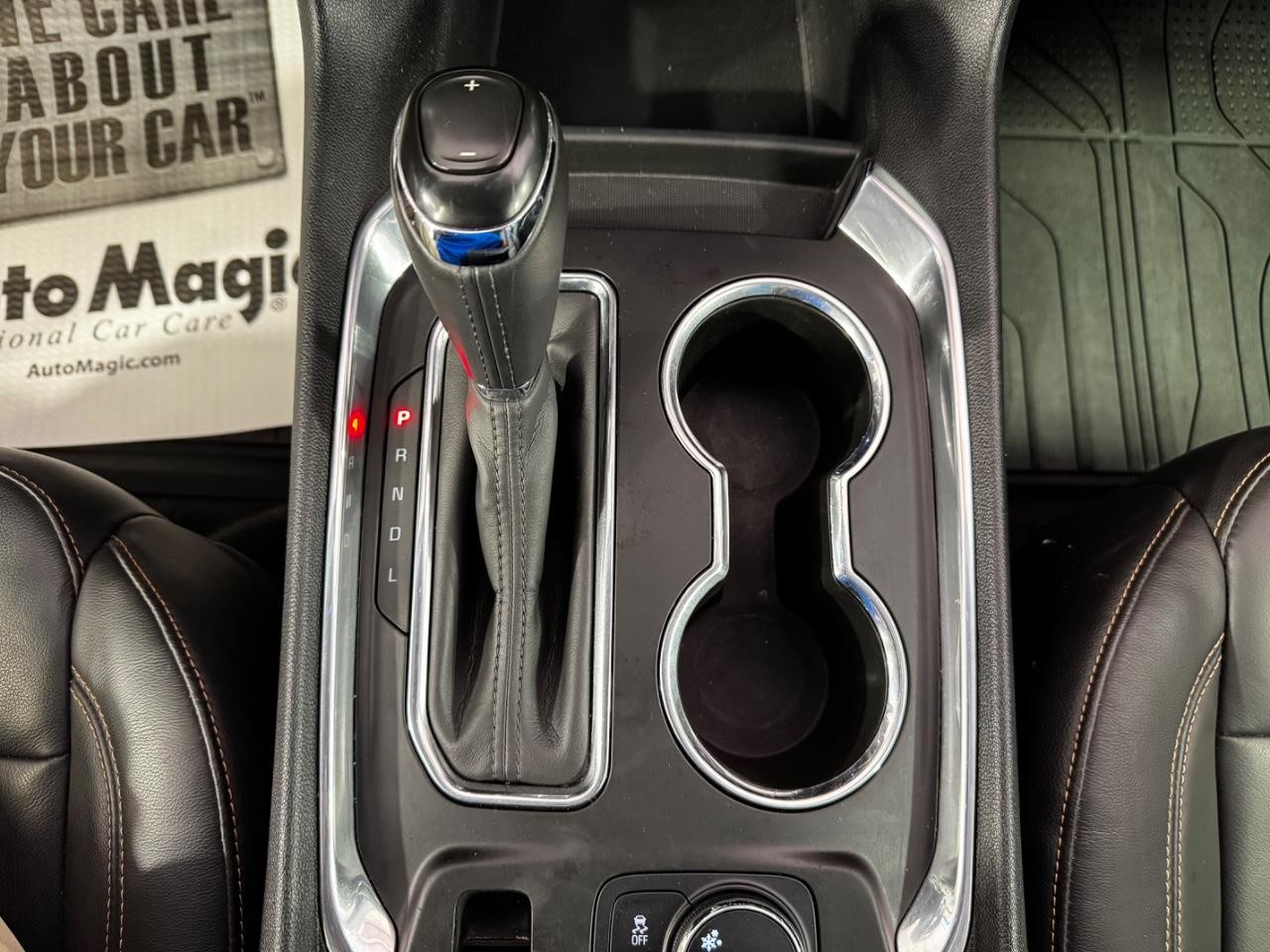 Chevrolet Traverse Vehicle Full-screen Gallery Image 23