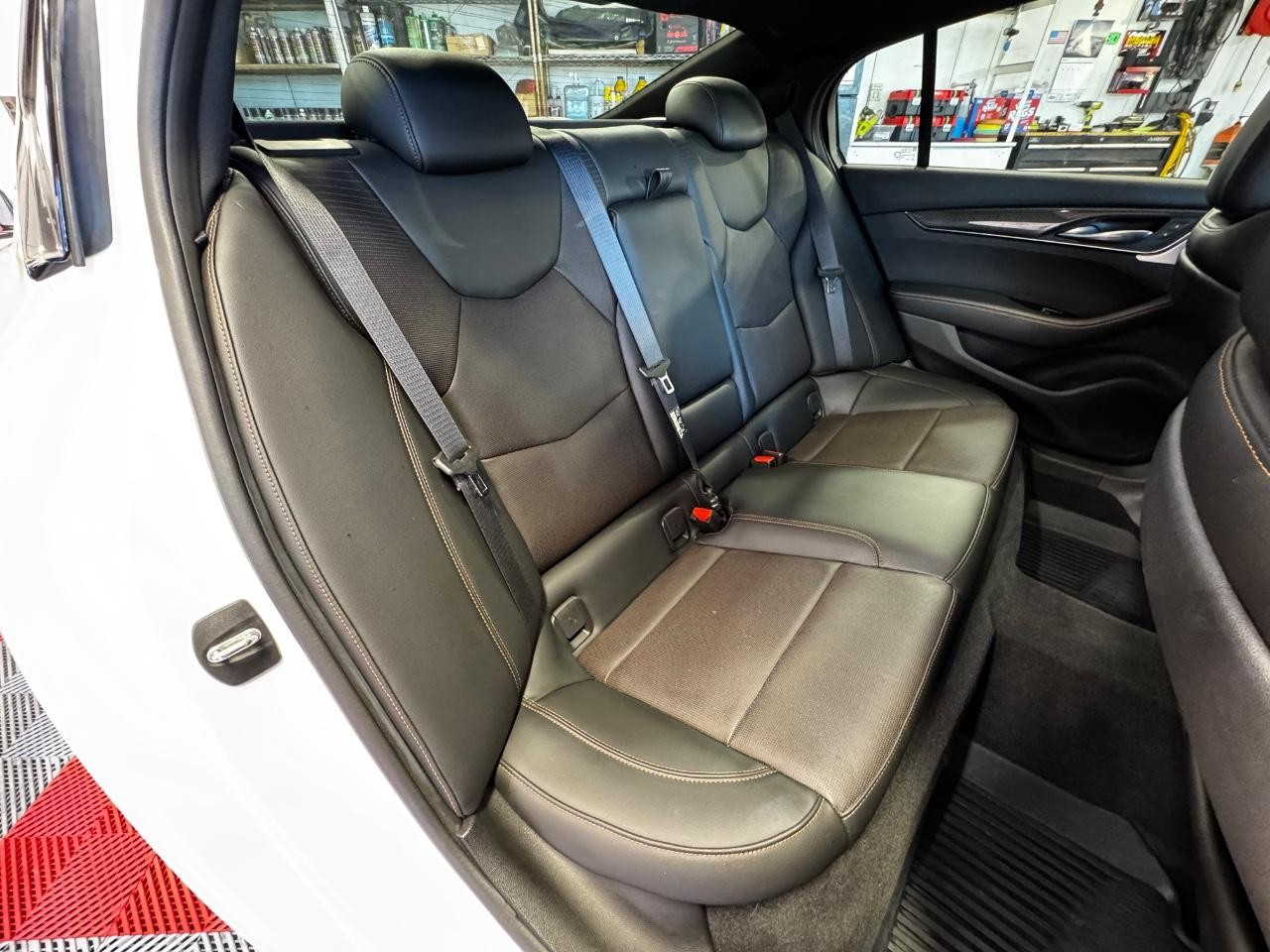 Cadillac CT5 Vehicle Full-screen Gallery Image 10