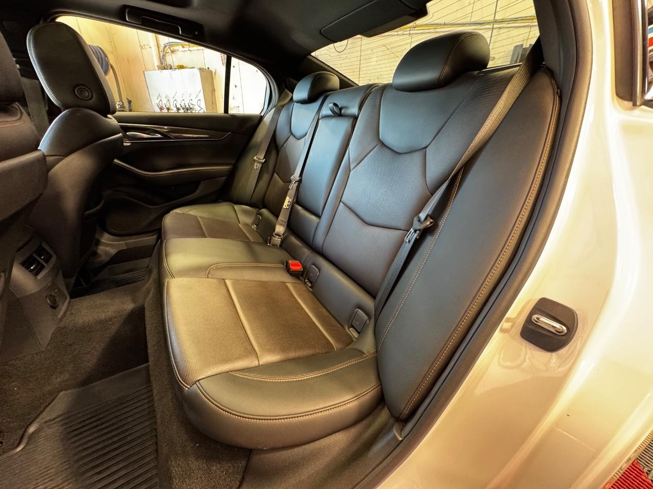 Cadillac CT5 Vehicle Full-screen Gallery Image 12