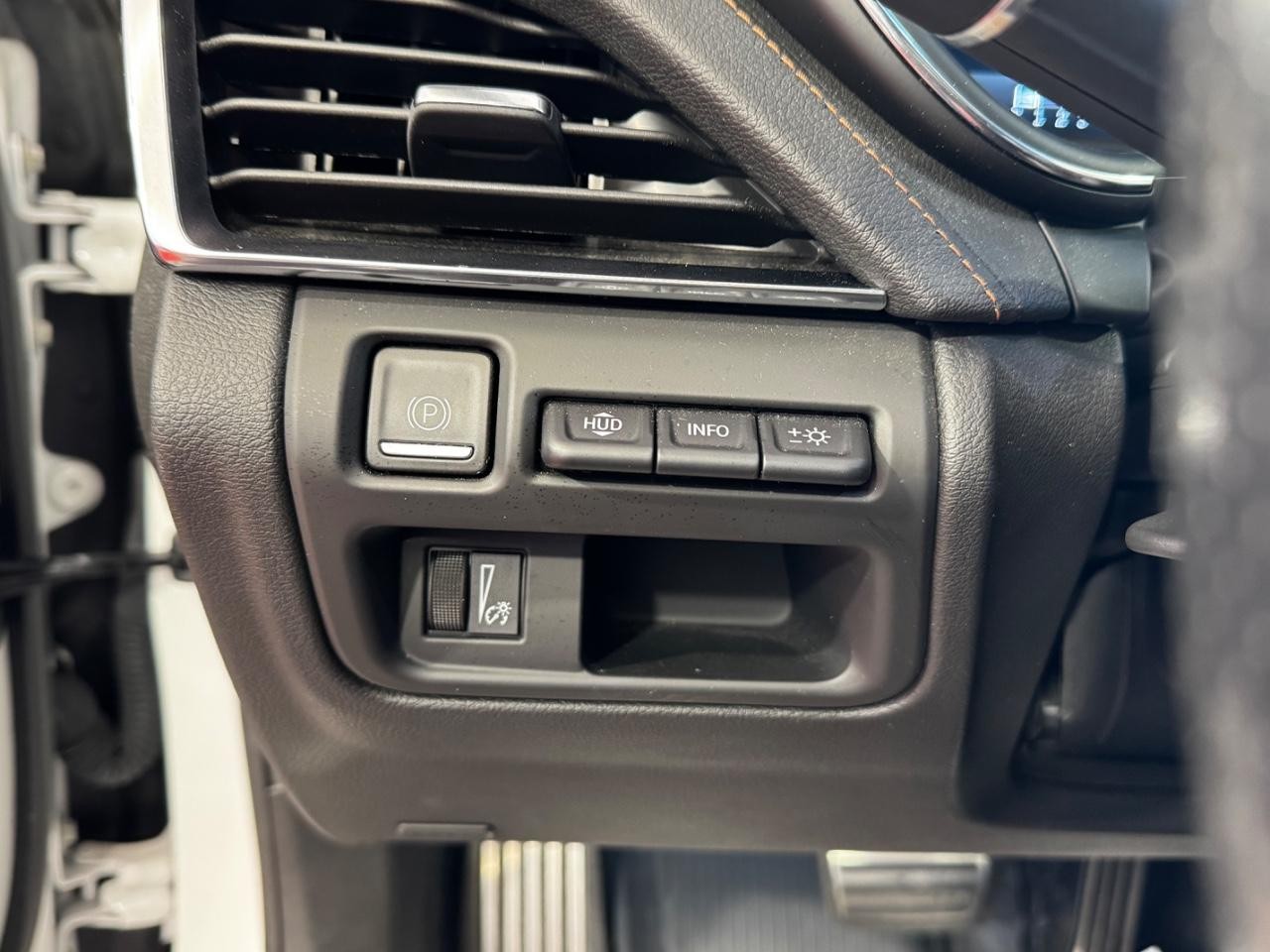 Cadillac CT5 Vehicle Full-screen Gallery Image 17