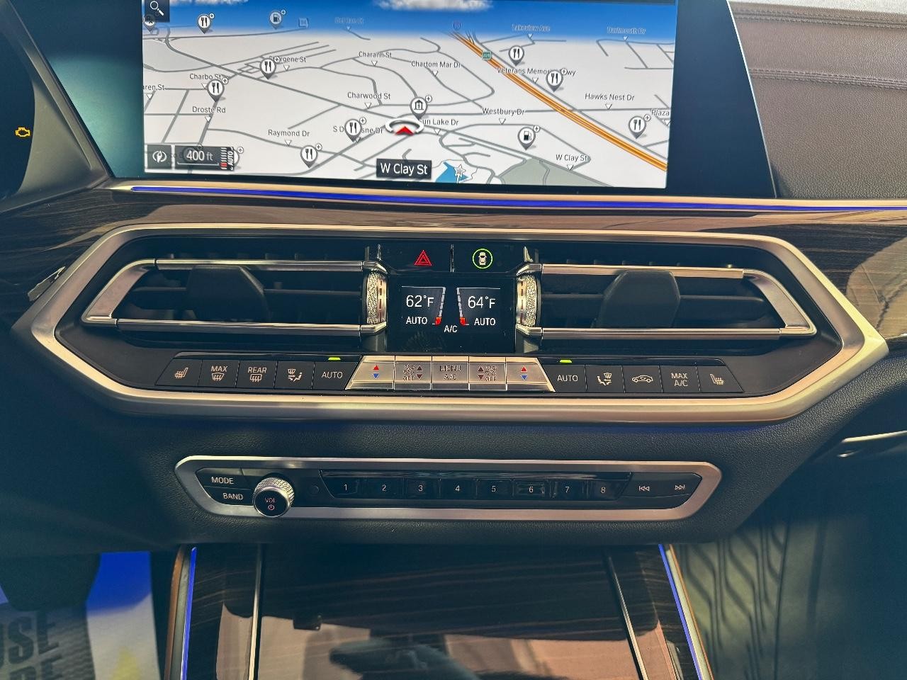 BMW X5 Vehicle Full-screen Gallery Image 21