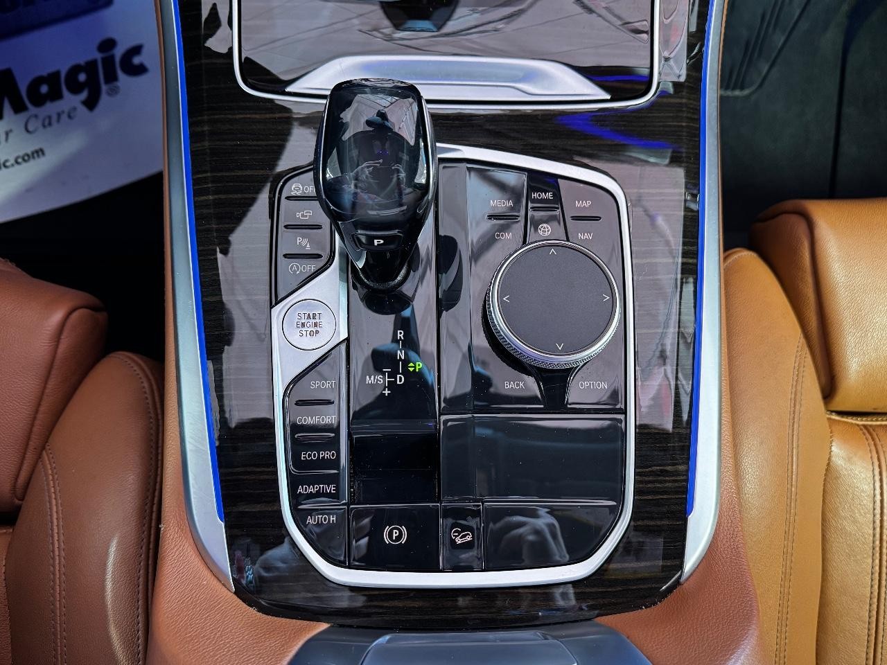 BMW X5 Vehicle Full-screen Gallery Image 22