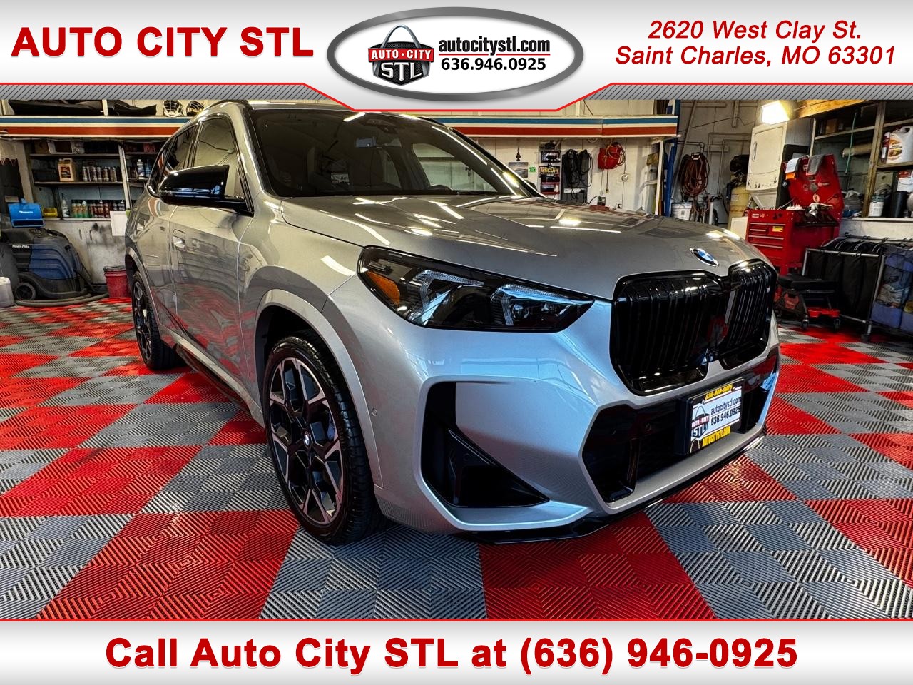 BMW X1 Vehicle Full-screen Gallery Image 01