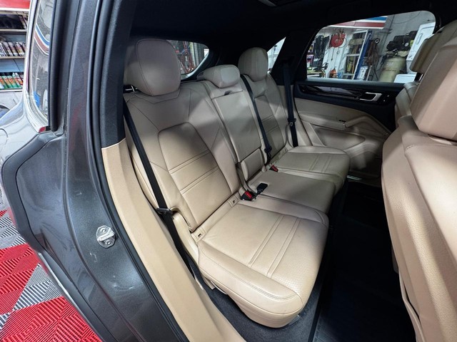 2019 Porsche Cayenne S - Photo 9