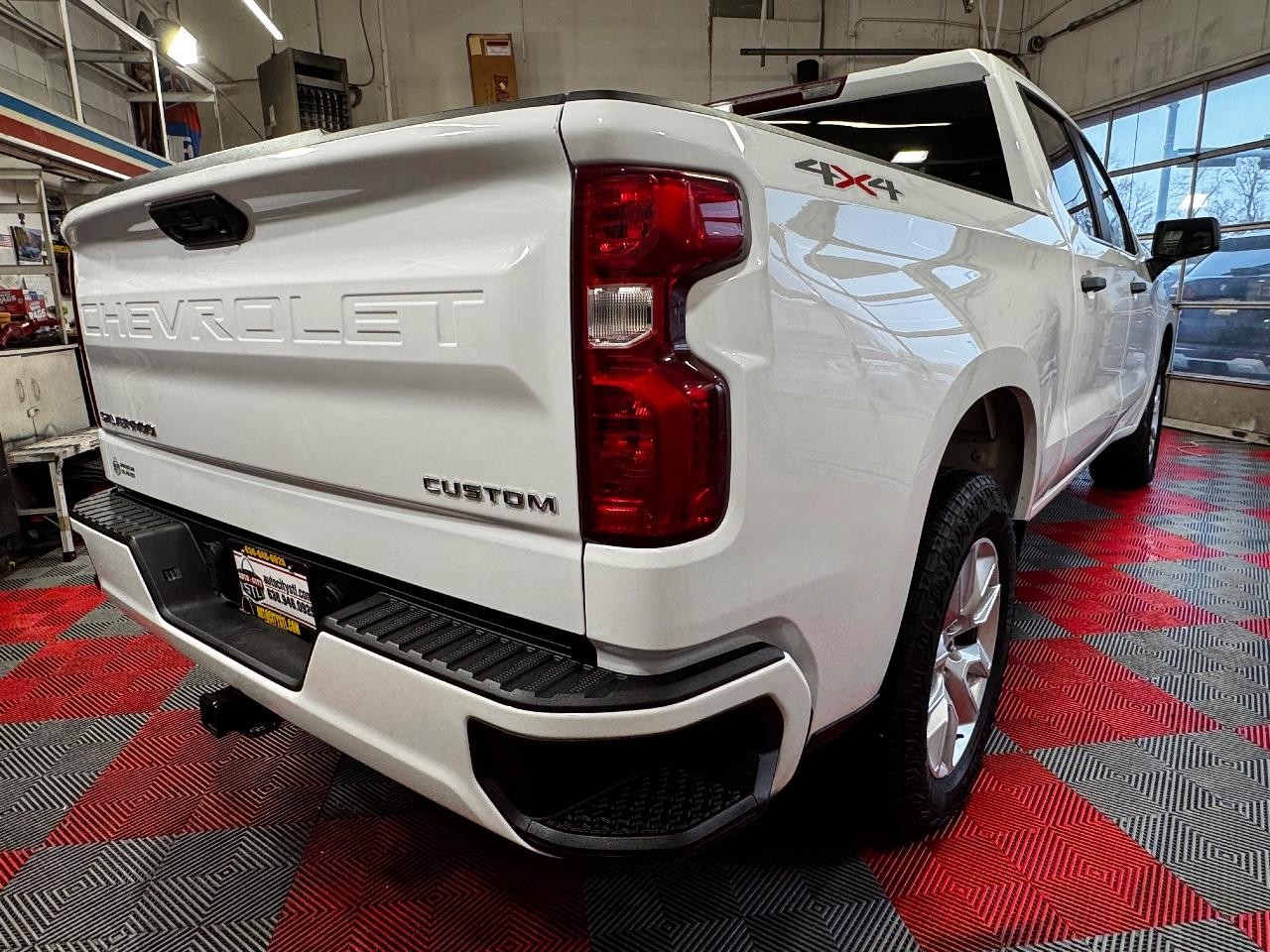 Chevrolet Silverado 1500 Vehicle Full-screen Gallery Image 07