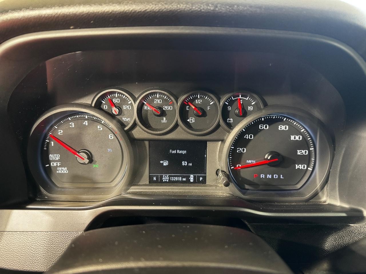 Chevrolet Silverado 1500 Vehicle Full-screen Gallery Image 17