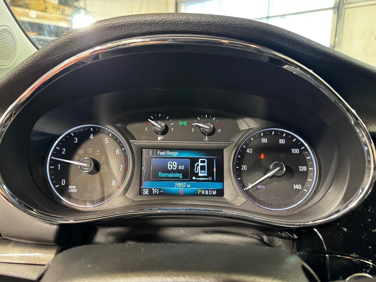 Buick Encore Vehicle Full-screen Gallery Image 17