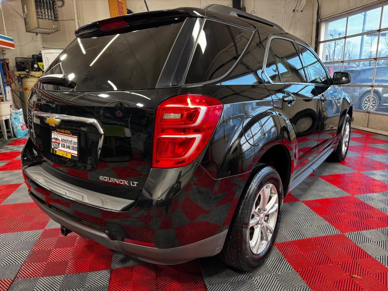 Chevrolet Equinox Vehicle Full-screen Gallery Image 07