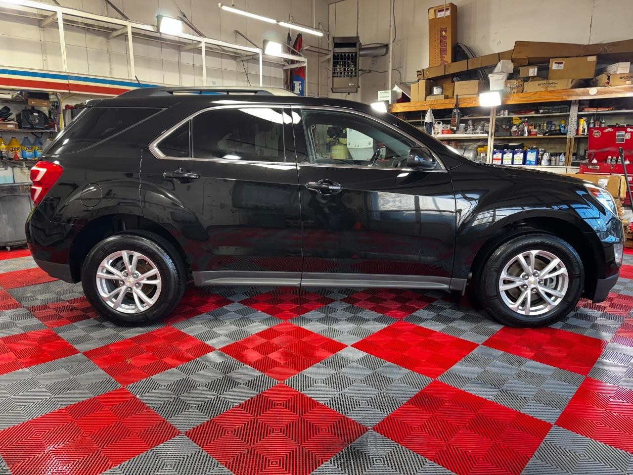 Chevrolet Equinox Vehicle Full-screen Gallery Image 08