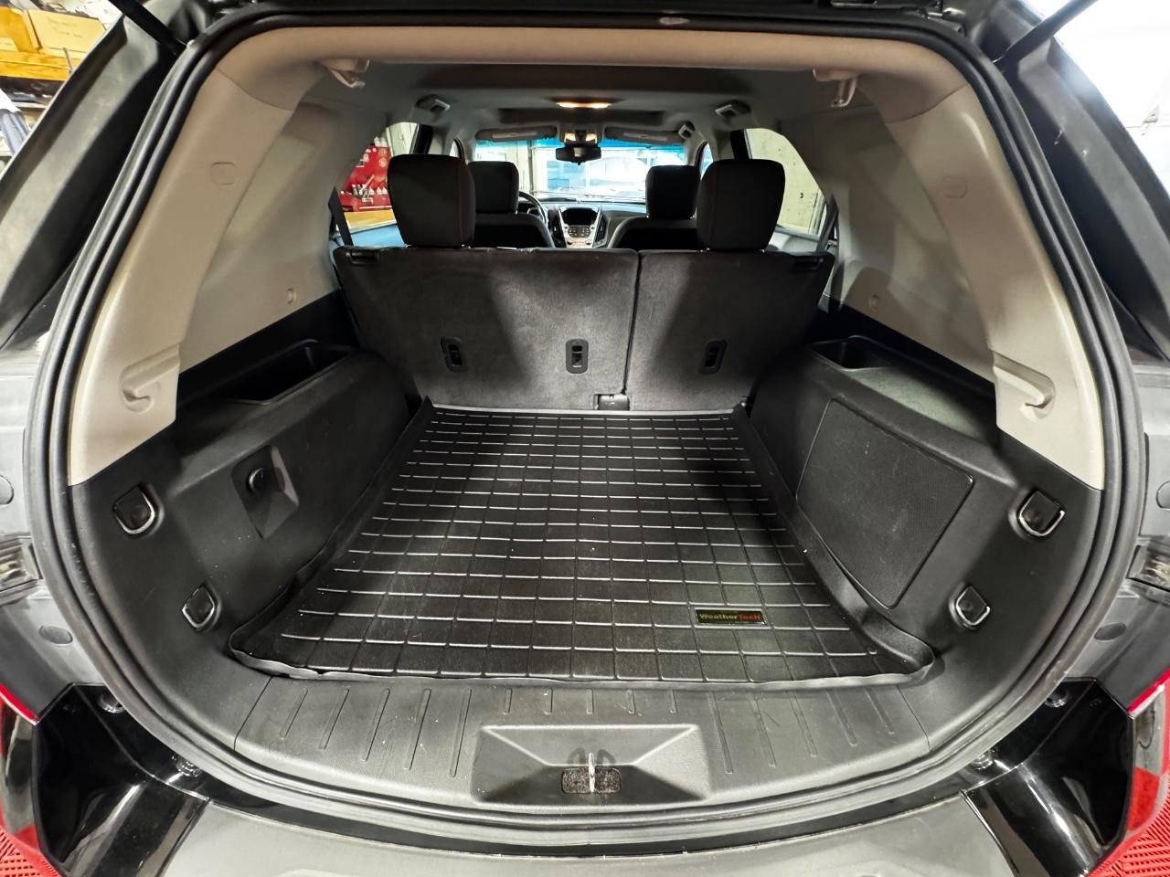 Chevrolet Equinox Vehicle Full-screen Gallery Image 11