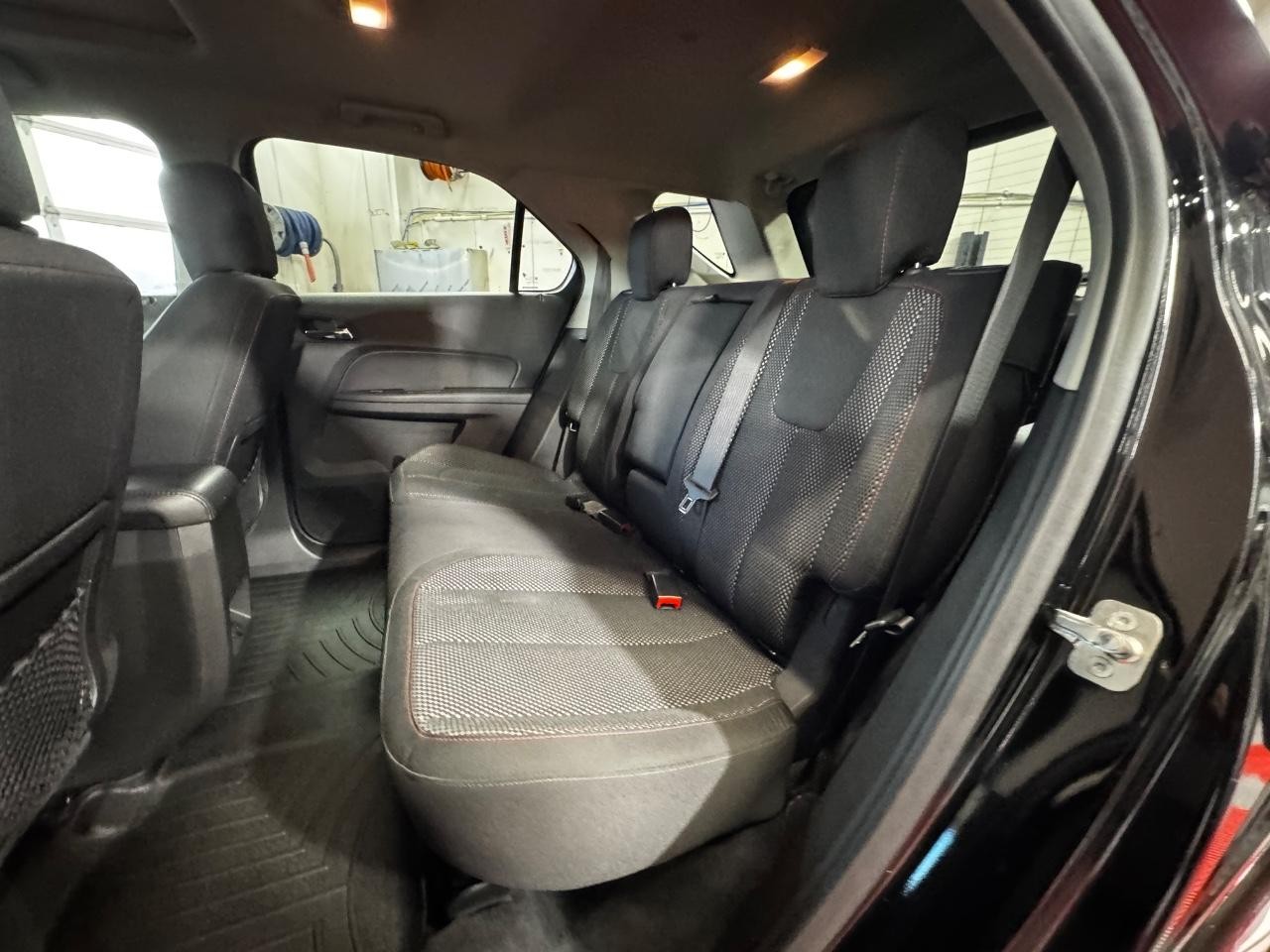 Chevrolet Equinox Vehicle Full-screen Gallery Image 13