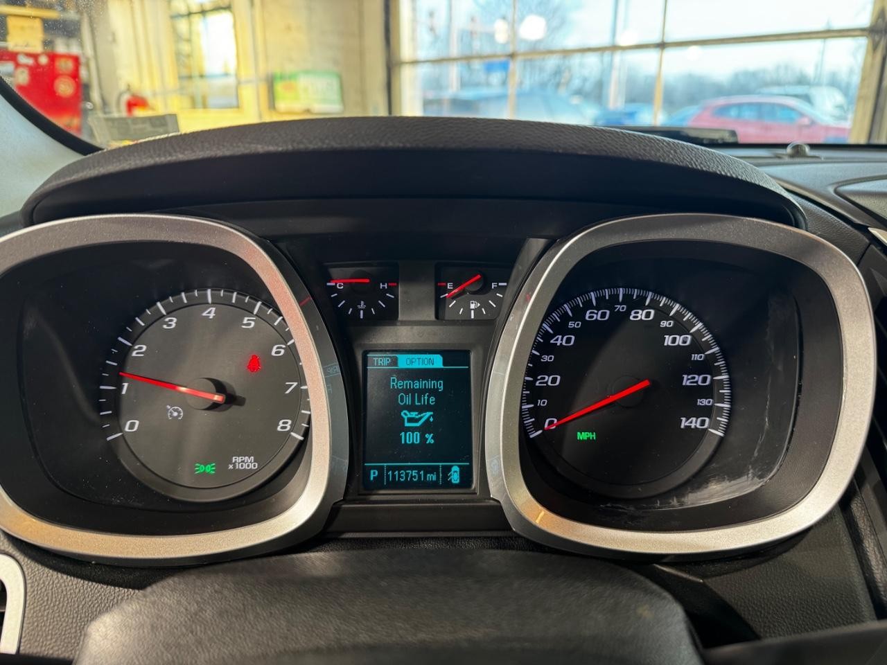 Chevrolet Equinox Vehicle Full-screen Gallery Image 17